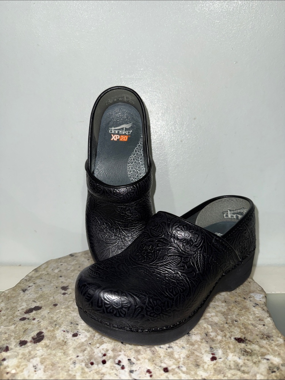 Dansko XP 2.0 Black Tooled Floral Embossed Slip-On Comfort Clogs Sz 37 US 6.5-7